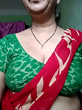 Snapshot of Rosy-B chatting on October 2025 12:32:01 AM Rosy-B online show from October 2025 12:32:01 AM