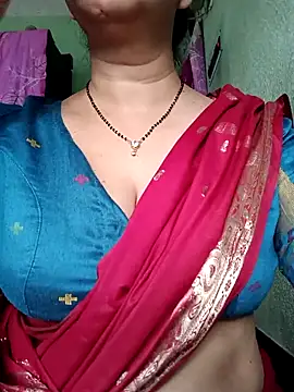 Snapshot of Rosy-B chatting on October 2025 12:32:01 AM Rosy-B online show from October 2025 12:32:01 AM