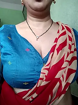 Snapshot of Rosy-B chatting on October 2025 12:33:01 AM Rosy-B online show from October 2025 12:33:01 AM