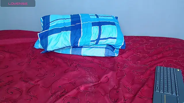 blue violette  online show from December 2024 08:26:02 PM