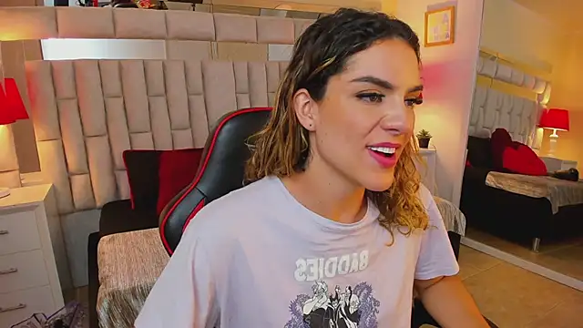 mariiahneedles online show from February 2025 01:10:01 AM