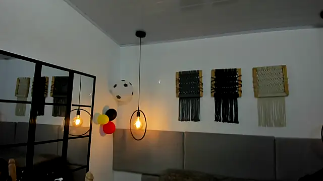 Snapshot of Sweet_camille chatting on July 2026 02:38:01 AM Sweet camille online show from July 2026 02:38:01 AM