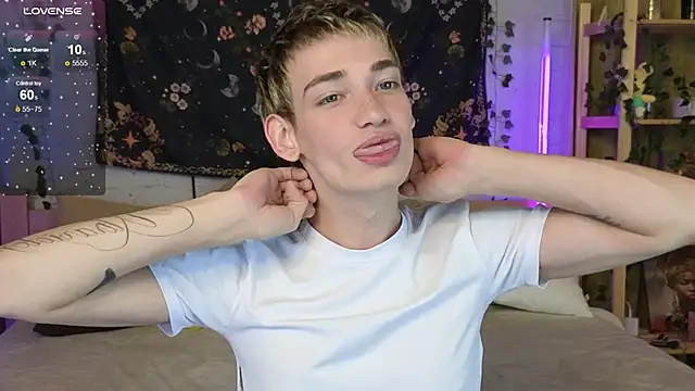 Nick Win online show from November 2025 07:15:01 PM