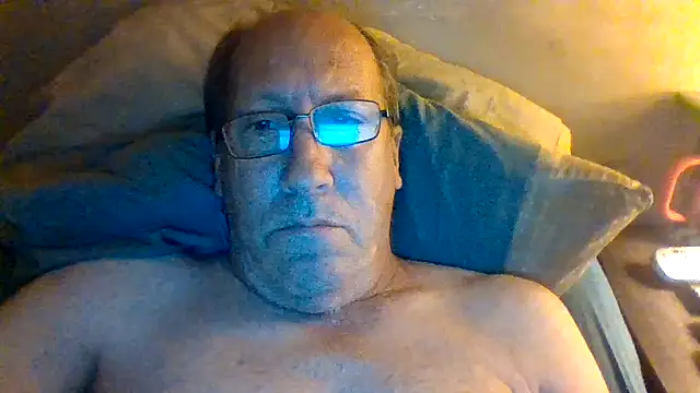 Snapshot of hornyrich69 chatting on April 2026 05:10:02 AM hornyrich69 online show from April 2026 05:10:02 AM