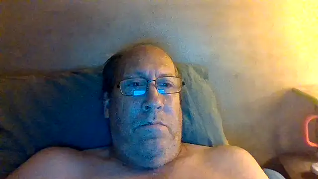 Snapshot of hornyrich69 chatting on April 2026 04:28:02 AM hornyrich69 online show from April 2026 04:28:02 AM