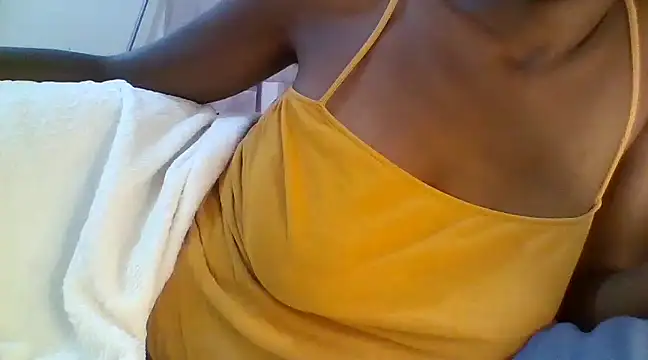 Snapshot of Ebony_maffin chatting on February 2025 03:21:02 PM Ebony maffin online show from February 2025 03:21:02 PM