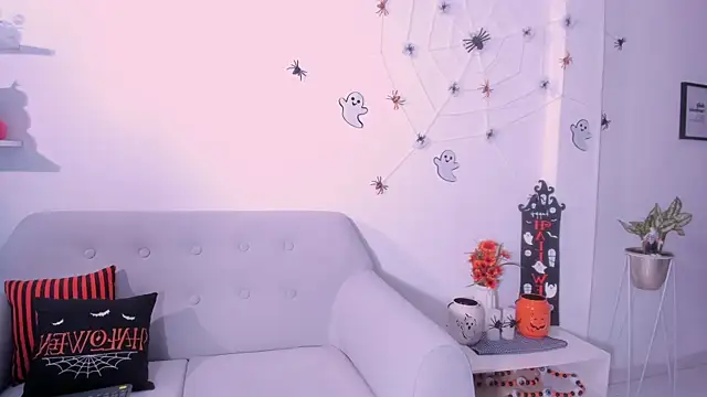 DannaHyde online show from October 2025 06:08:02 PM