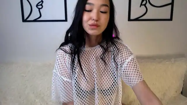 Snapshot of Hitomi_Itoo chatting on January 2025 01:45:02 PM Hitomi Itoo online show from January 2025 01:45:02 PM