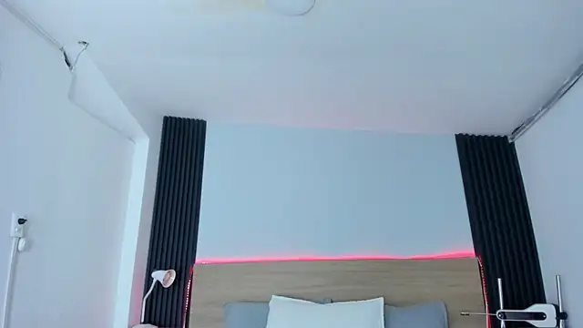 Chiqui milk  online show from October 2025 07:13:02 PM