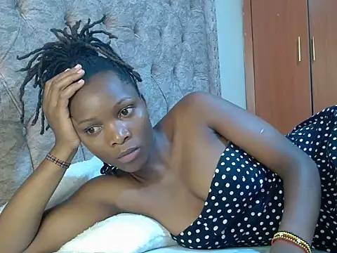 Snapshot of Naughty_Girl17 chatting on February 2025 07:24:02 AM Naughty Girl17 online show from February 2025 07:24:02 AM