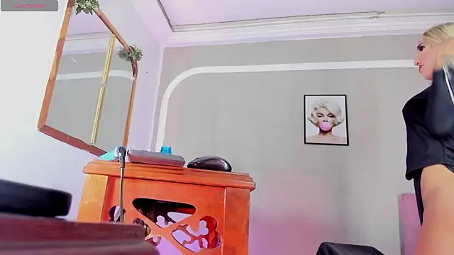 Snapshot of Jimena_Grey chatting on October 2025 01:07:02 PM Jimena Grey online show from October 2025 01:07:02 PM