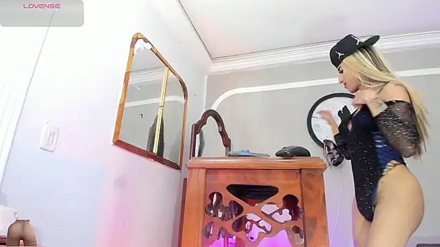 Snapshot of Jimena_Grey chatting on November 2025 06:57:02 AM Jimena Grey online show from November 2025 06:57:02 AM