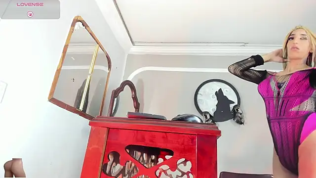 Snapshot of Jimena_Grey chatting on November 2025 06:02:02 AM Jimena Grey online show from November 2025 06:02:02 AM