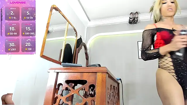 Snapshot of Jimena_Grey chatting on December 2025 08:40:01 PM Jimena Grey online show from December 2025 08:40:01 PM