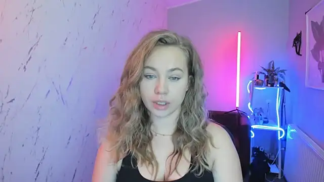 holly xglam online show from October 2025 06:17:01 PM