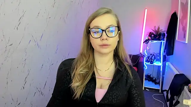 Snapshot of holly_xglam chatting on January 2026 08:01:02 PM holly xglam online show from January 2026 08:01:02 PM