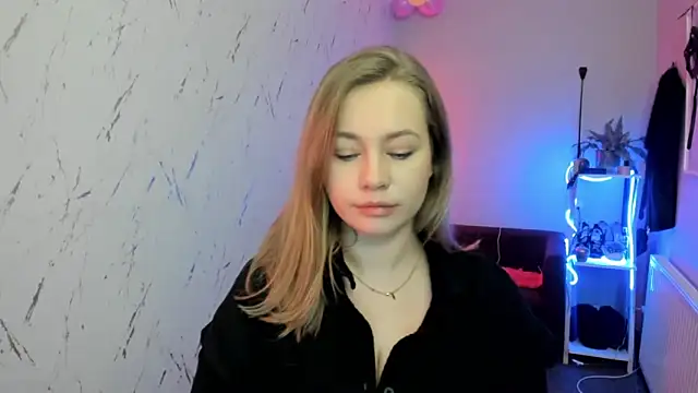 Snapshot of holly_xglam chatting on February 2026 07:53:01 PM holly xglam online show from February 2026 07:53:01 PM