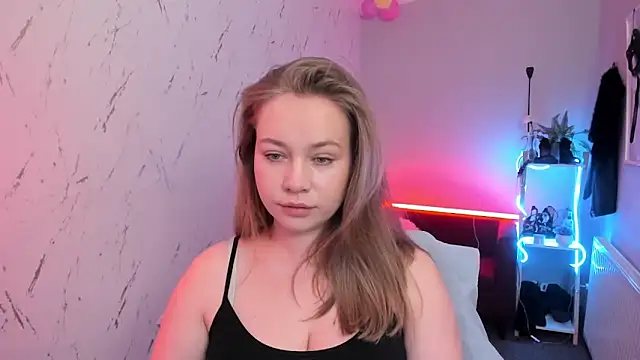 holly xglam online show from April 2026 07:55:02 PM