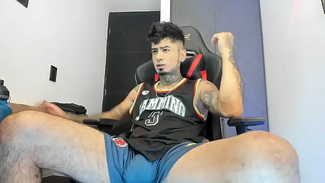 Snapshot of sergiio_mesa27 chatting on February 2025 02:15:02 PM sergiio mesa27 online show from February 2025 02:15:02 PM