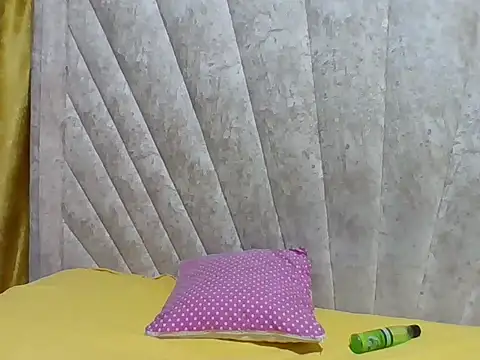 Snapshot of Sexy_Villagegal chatting on April 2026 04:37:01 PM Sexy Villagegal online show from April 2026 04:37:01 PM