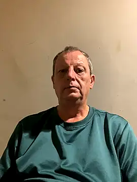 Snapshot of chubbybear2cum chatting on September 2025 05:07:02 PM chubbybear2cum online show from September 2025 05:07:02 PM