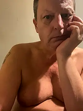 Snapshot of chubbybear2cum chatting on October 2025 03:13:02 AM chubbybear2cum online show from October 2025 03:13:02 AM