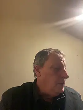 Snapshot of chubbybear2cum chatting on November 2025 05:18:02 AM chubbybear2cum online show from November 2025 05:18:02 AM