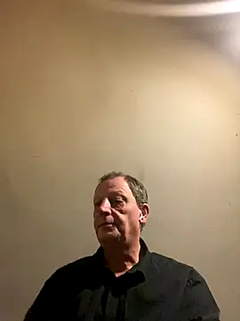 Snapshot of chubbybear2cum chatting on November 2025 11:37:01 PM chubbybear2cum online show from November 2025 11:37:01 PM