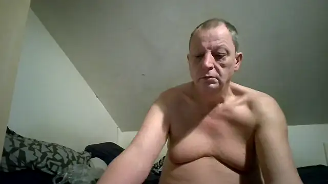 Snapshot of chubbybear2cum chatting on November 2025 02:52:02 PM chubbybear2cum online show from November 2025 02:52:02 PM