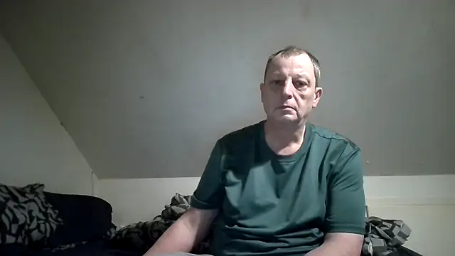 Snapshot of chubbybear2cum chatting on December 2025 01:55:02 AM chubbybear2cum online show from December 2025 01:55:02 AM