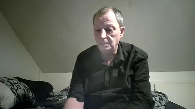 Snapshot of chubbybear2cum chatting on December 2025 04:32:01 AM chubbybear2cum online show from December 2025 04:32:01 AM