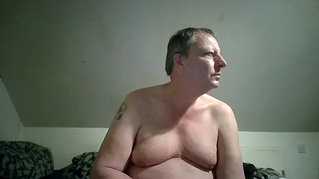 Snapshot of chubbybear2cum chatting on May 2026 11:12:03 PM chubbybear2cum online show from May 2026 11:12:03 PM