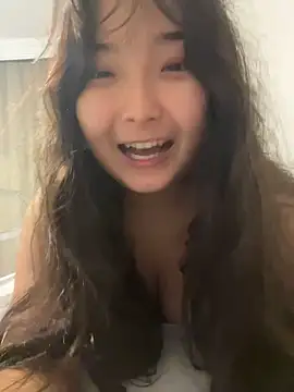 cutie mio online show from December 2024 06:05:02 PM