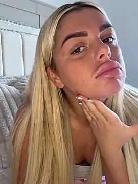 IrishTeenBarbie69 online show from February 2026 01:07:01 PM