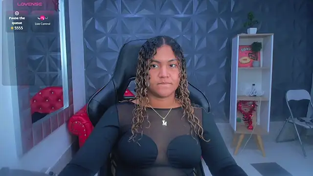 Cristal War online show from November 2025 11:27:01 PM