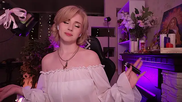 Chriss Fox online show from March 2026 05:27:01 PM