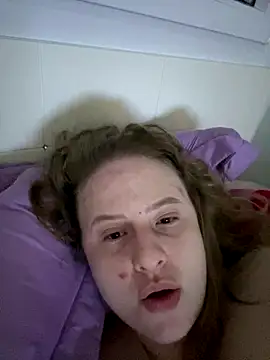 Snapshot of charmillebr chatting on November 2025 08:44:01 AM charmillebr online show from November 2025 08:44:01 AM