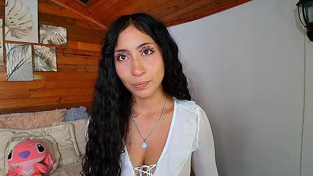 amber curly online show from February 2026 06:26:02 PM