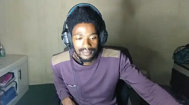 gldnmvsk XO online show from March 2025 08:53:02 PM