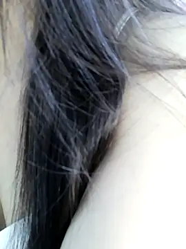 Snapshot of _Linez_ chatting on September 2025 05:14:02 PM  Linez  online show from September 2025 05:14:02 PM