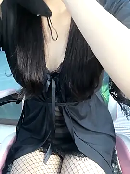 Snapshot of _Linez_ chatting on October 2025 05:00:01 PM  Linez  online show from October 2025 05:00:01 PM