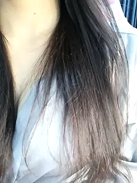 Snapshot of _Linez_ chatting on October 2025 04:42:02 PM  Linez  online show from October 2025 04:42:02 PM