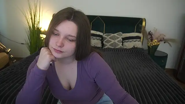 Snapshot of MagicPeachh_ chatting on June 2026 05:43:02 AM MagicPeachh online show from June 2026 05:43:02 AM