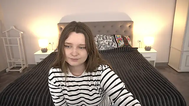 Snapshot of MagicPeachh_ chatting on June 2026 12:40:02 PM MagicPeachh online show from June 2026 12:40:02 PM