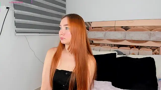 CamiiLovers online show from October 2025 01:27:02 AM