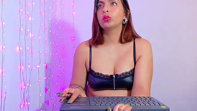 im anna  online show from September 2025 10:47:01 PM