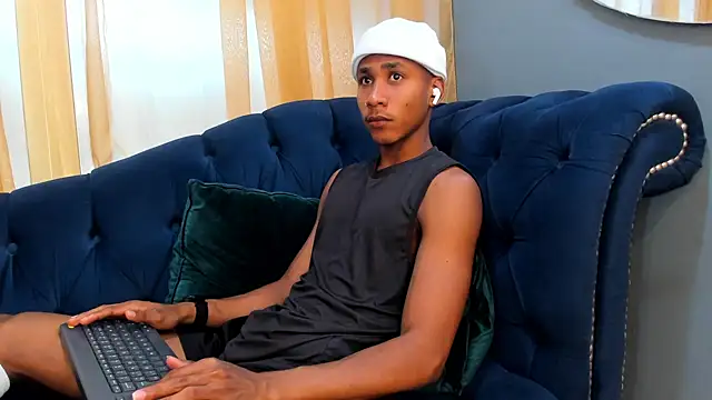 Snapshot of Ethan_Fox11 chatting on January 2025 02:14:01 PM Ethan Fox11 online show from January 2025 02:14:01 PM