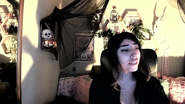Snapshot of SheryLee chatting on October 2025 10:33:02 PM SheryLee online show from October 2025 10:33:02 PM