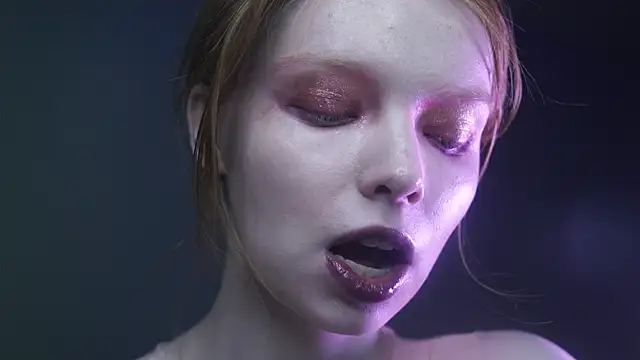 ginger hugs online show from March 2025 10:13:02 PM