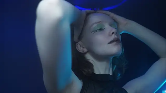 ginger hugs online show from October 2025 10:10:01 PM